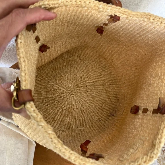 Cream and Brown Crossbody Bag with Woven Texture - Picture 5 of 8